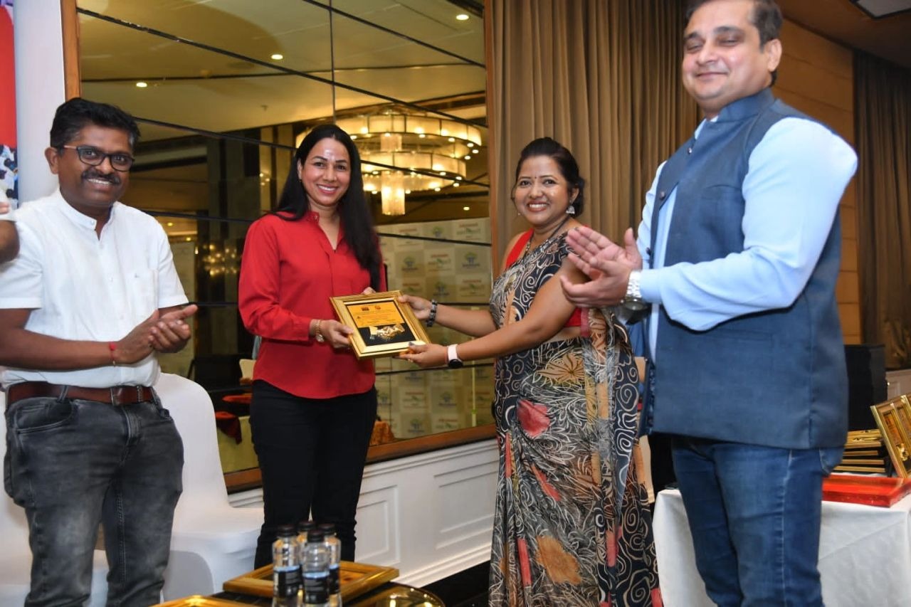 Felicitation ceremony of winning Ganesh mandals