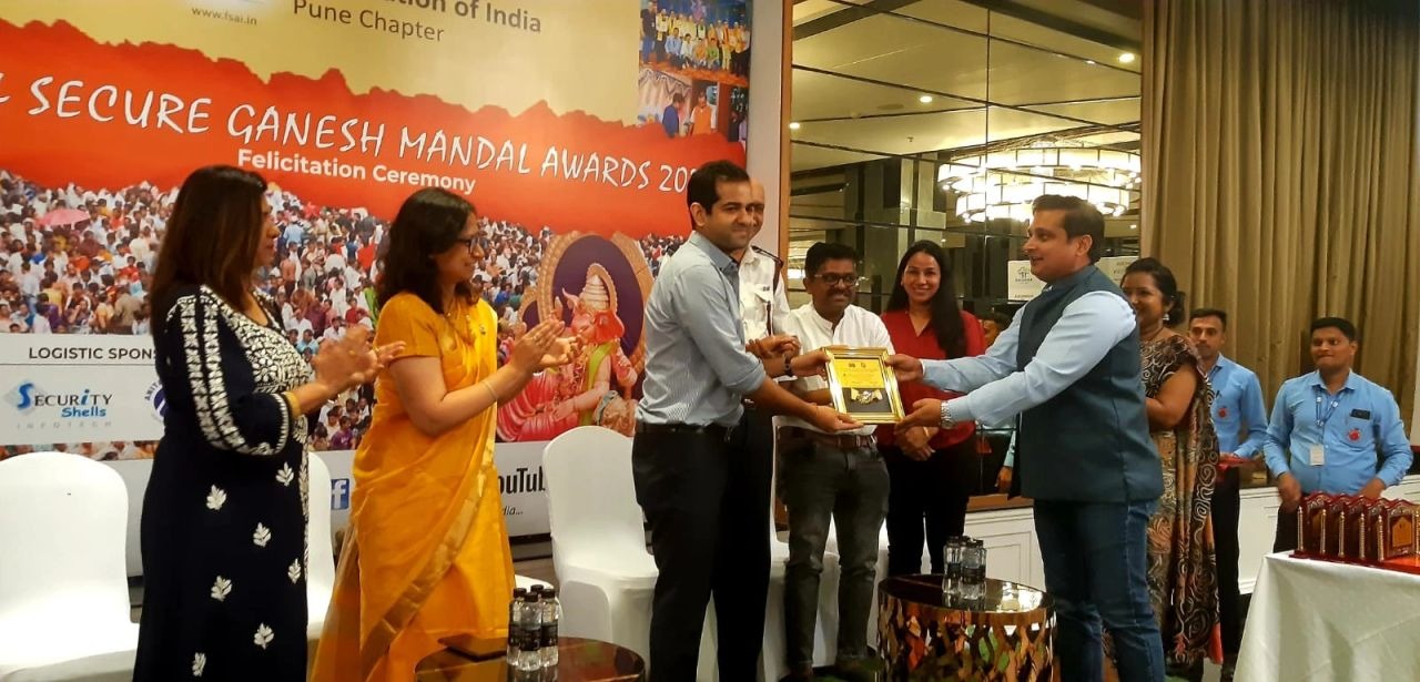 Felicitation ceremony of winning Ganesh mandals